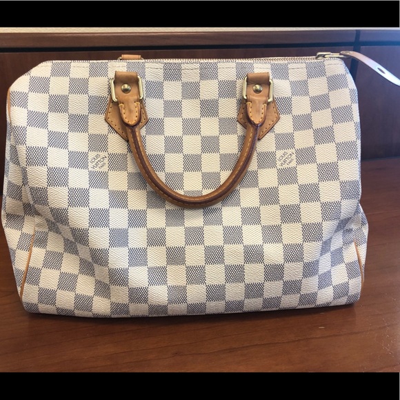 Louis Vuitton Handbags - Authentic LV speedy 30 w/lock and key